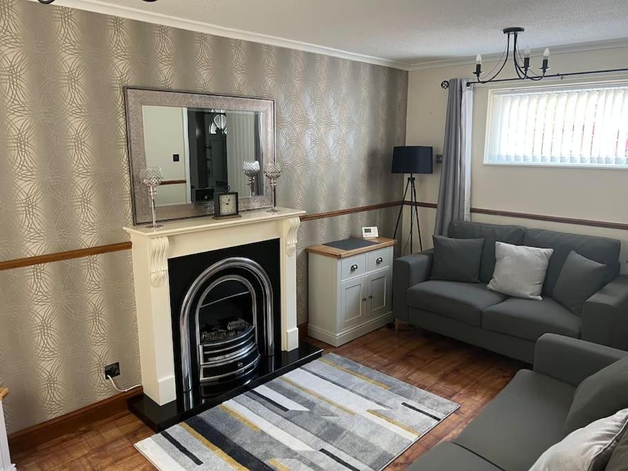 Well Presented 2 Bedroom House Village Holiday Let Strensall エクステリア 写真