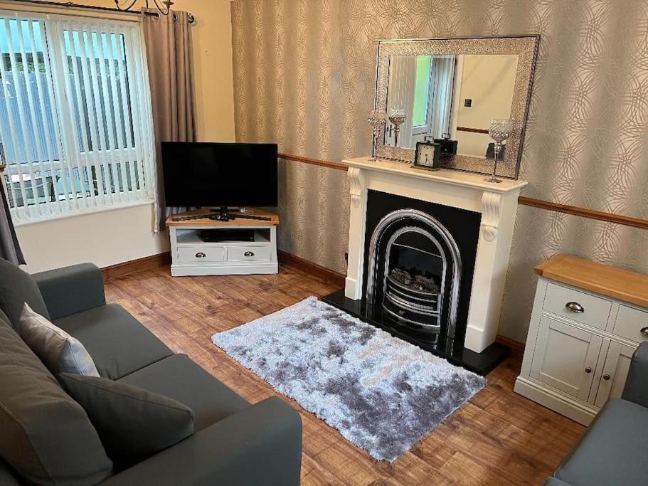Well Presented 2 Bedroom House Village Holiday Let Strensall エクステリア 写真